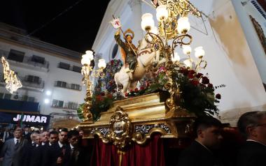 Benidorm honra a su patrón con una solemne procesión por las calles del casco antiguo