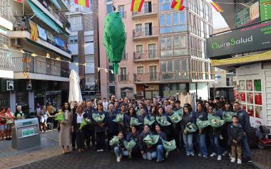 Benidorm llena de fiesta e historia el casco antiguo con su tradicional Festa de la Carxofa