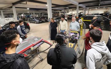 Diez jóvenes de Benidorm se forman en el curso de chapa y pintura del automóvil de la Concejalía de Juventud