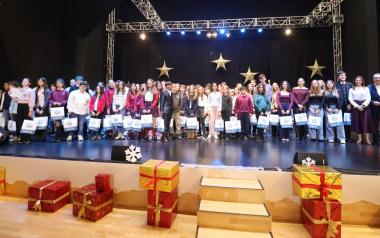 Benidorm entrega los premios al rendimiento académico de Primaria y Secundaria