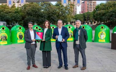 Ecovidrio y el Ayuntamiento lanzan una campaña para fomentar el reciclaje durante el Benidorm Fest