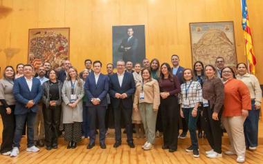 La principal patronal turística de Colombia se interesa por la gestión sostenible de Benidorm