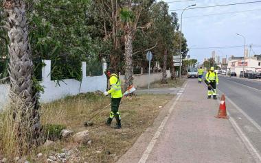 Benidorm acondiciona los arcenes y la nueva rotonda de la avenida Comunidad Valenciana