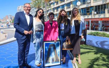 El ‘Sueño Vertical’ de María José Lozano llena de arte, moda y arquitectura los siete Espais d’Art Urbà de Benidorm