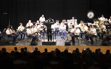 La SM L’Illa de Benidorm y la Agrupación Musical de la SCD Carolinas de Alicante protagonizan un concierto de la XXIII Campaña de Intercambios