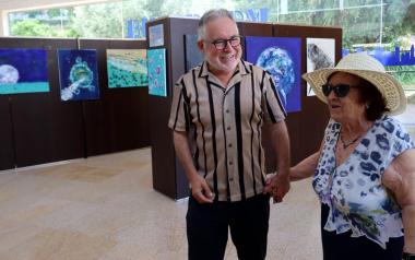 El catedrático Luis Miguel Gutiérrez expone ‘Agua, azul de vida’ en el Espai d’Art del Ayuntamiento
