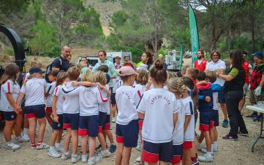 Benidorm celebra el Día Mundial del Medio Ambiente con una jornada con escolares en la recuperada cantera del Racó de l’Infern