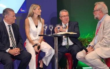Pérez: “La movilidad es la infraestructura invisible que sostiene la actividad económica y la calidad de vida en Benidorm” 