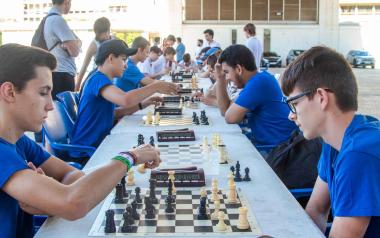 Benidorm acoge la final de la II Liga de Ajedrez de los IES de la Marina Baixa