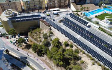 Benidorm finaliza la instalación solar fotovoltaica del aparcamiento de Poniente que permitirá ahorrar unos 70.000 euros anuales