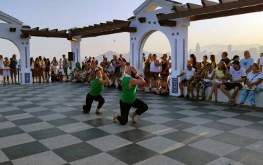 La danza contemporánea toma desde este jueves las calles de Benidorm con el festival ‘Les Ones’