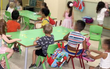 Benidorm aprueba las primeras ayudas a escolares de 3 a 5 años para la compra de material por valor de 40.131 euros