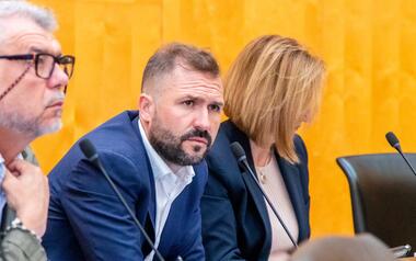 Javier Jordá: “El PSOE sale con la pista de atletismo porque hoy hemos recepcionado la parcela ya adecuada para iniciar el proyecto”