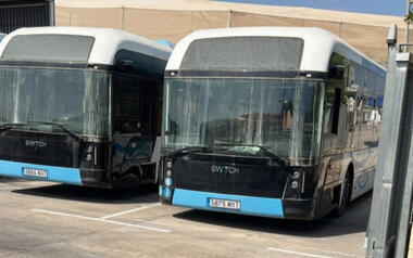 El PSOE denuncia que los dos autobuses eléctricos que compró el Ayuntamiento por 1,5 millones están parados sin prestar servicio