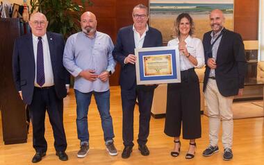 Benidorm entrega a The Ocean Race 2027 el Premio a la Movilidad Sostenible