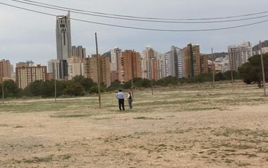Benidorm habilita dos parkings disuasorios para el Low