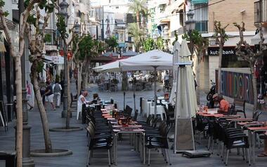 Las terrazas en Benidorm abrirán hasta las 11 de la noche