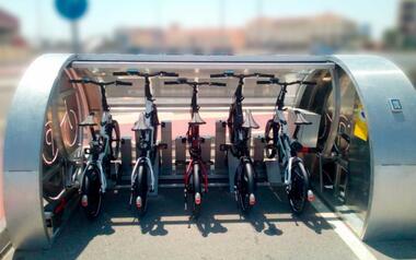 Benidorm implantarà en el complex escolar del Salt de l'Aigua i l'IES Mediterrània un sistema d'aparcament intel·ligent per a bicicletes...