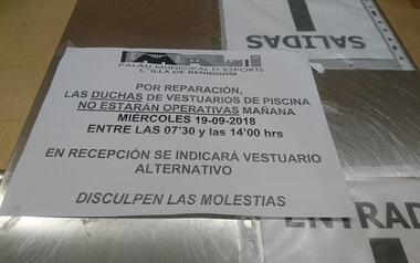Gasent: “La remodelación de los vestuarios de la piscina del Palau ha finalizado con inundaciones y duchas inoperativas”