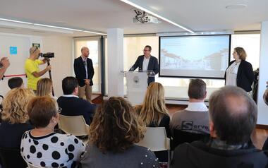 Benidorm rep el guardó que l'acredita com a 'Destinació Turística Accessible 2018'