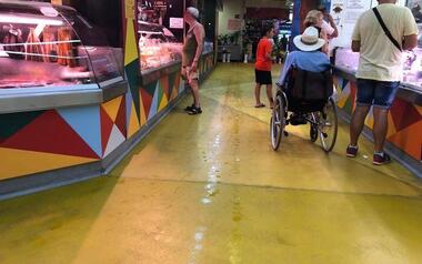 Ciudadanos denuncia goteras y altas temperaturas en el mercado municipal de Benidorm