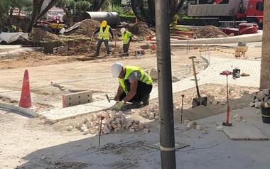 Cs propone poner mármol alicantino en la avenida Mediterráneo de Benidorm tras descartarse a última hora el material previsto