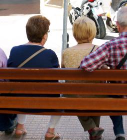 Benidorm presta apoyo a 250 personas mayores de la localidad en riesgo de ais...