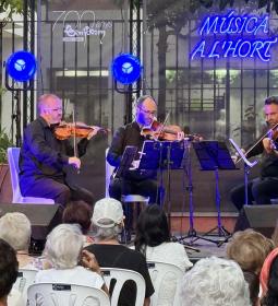 Benidorm inicia el ciclo de conciertos ‘Música a L’Hort’ con el aforo al comp...