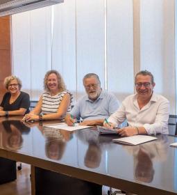 El Ayuntamiento y el centro ocupacional Doble Amor renuevan el convenio de co...