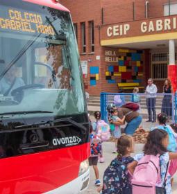 Más de 10.000 niños y adolescentes inician el curso en colegios e institutos...