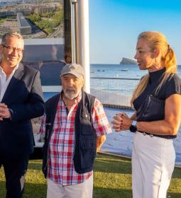 «Benidorm, tierra de luz»: José Palanca's unique look illuminates the Es…