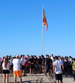 Más de 130 personas participan en la limpieza ambiental organizada en las cal...