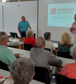 El programa AUNEX de Benidorm comienza el curso con medio centenar de alumnos...