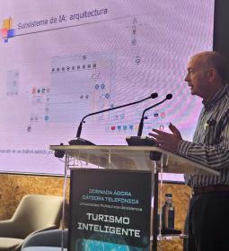 Benidorm presenta el proyecto del ‘chatbot’ asistido por IA para mejorar la c...