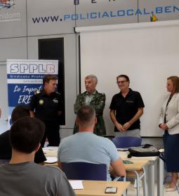 La Policia Local amplia la seua formació amb un curs d'inspecció amb gos…