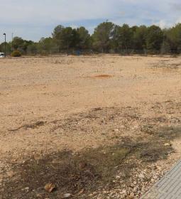 El Ayuntamiento incrementa las plazas de aparcamiento en el Cementerio de San...