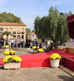 Visitas multitudinarias a los cementerios de Benidorm con motivo de la celebr...