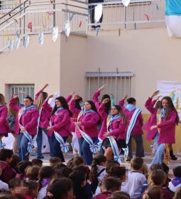 Miles de peñistas toman esta noche las calles de Benidorm en la ‘Entrada de l...