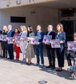 Benidorm muestra su condena hacia los dos últimos asesinatos machistas confir...