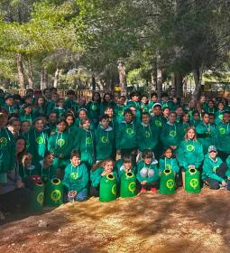 Escolares del CEIP Serra Gelada de Benidorm participan en una acción medioamb...