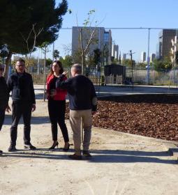 Benidorm culmina la naturalización del patio del colegio Gabriel Miró