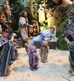 La Barqueta celebra la Navidad con su tradicional belén de casi 400 figuras