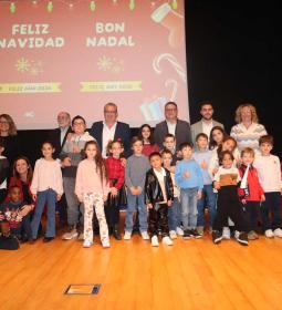 Benidorm premia a 19 escolares en el XVII Concurso de Postales Navideñas