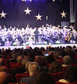 La Banda Sinfónica de la Unión Musical de Benidorm llena el Centro Cultural p...