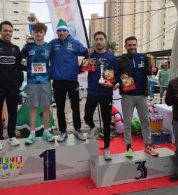 La XV San Silvestre de Benidorm reúne a casi 900 participantes por las calles...