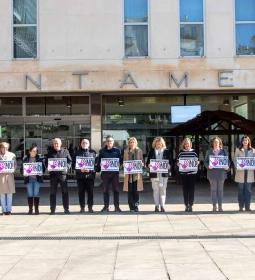 Benidorm condena el crimen machista de una mujer de 58 años en la provincia d...