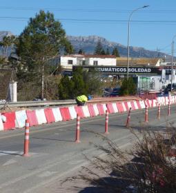 Benidorm renueva la red de abastecimiento de agua potable en la avenida Comun...