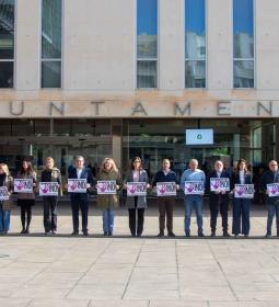 Benidorm guarda un minuto de silencio por la última víctima por violencia mac...
