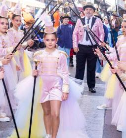 La fantasía, el ingenio y el buen tiempo triunfan en el Carnaval infantil de...