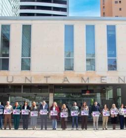 Minuto de silencio en Benidorm para condenar el último crimen machista cometi...